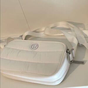 Lululemon puffer bag